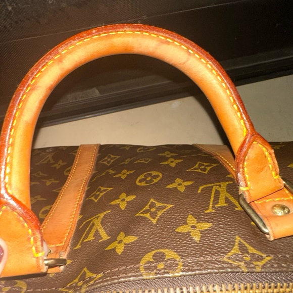 Authentic Louis Vuitton Keepall 50 Bandouliere Travel Bag with Strap - Picture 9 of 17